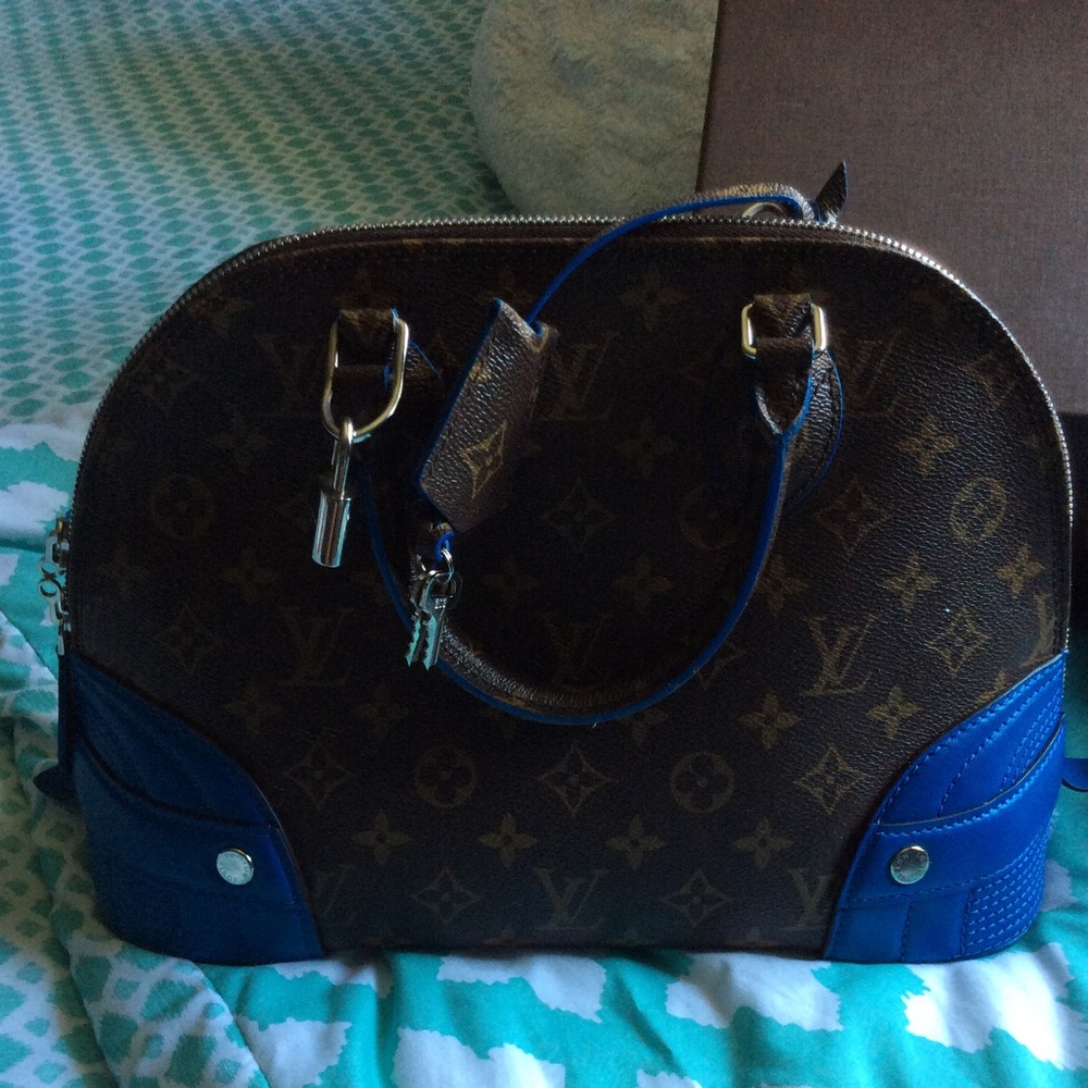 Louis Vuiton Alma Handbag Monogram Shine Canvas PM - Picture 6 of 8